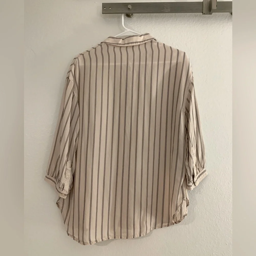Express Collared Blouse - Picture 2 of 5